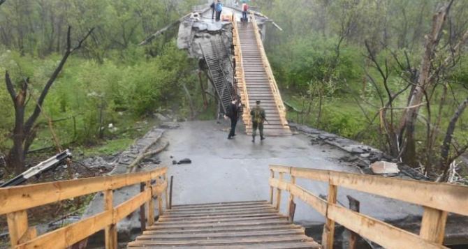Картинки по запросу подрыв моста в станице луганской