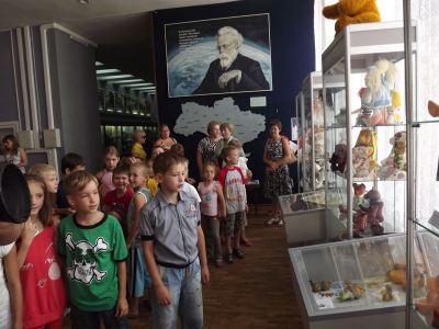 В Луганске открылась наивная выставка кукол