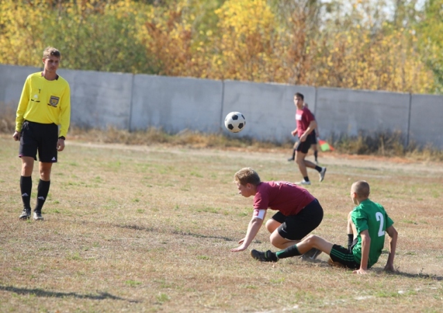 В Луганске стартовал турнир по футболу на Кубок Владимира Медяника