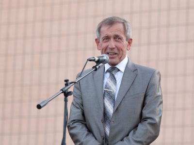 Владимир Медяник поздравил жителей Новосветловки с Днем поселка