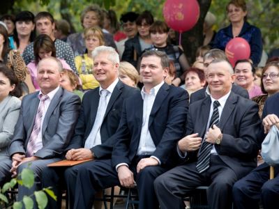 Владимир Медяник поздравил поселок Краснодон с Днем рождения