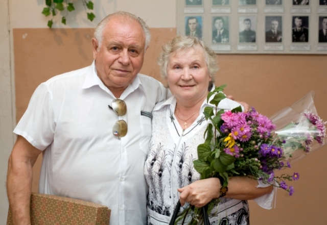 Владимир Медяник поздравил ветеранов накануне Дня пожилых людей