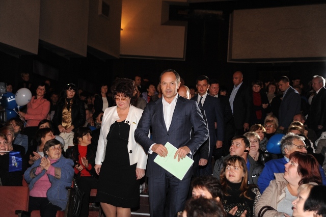 Юрий Терников реальными делами убедил жителей округа что ему можно доверять Сергей Тигипко