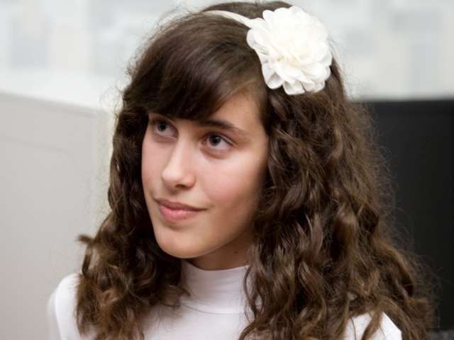 По инициативе Владимира Медяника еще одна школа Краснодонского района была компьютеризирована и обеспечена учебниками