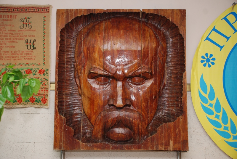 В Луганске проводят экскурсии во времена Тараса Шевченко фото