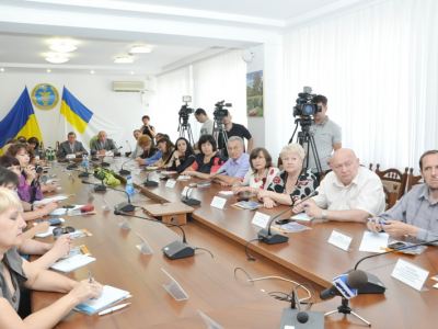 Александр Клименко поздравил журналистов с профессиональным праздником фото