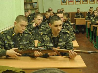 Луганские поисковики провели урок Памяти для лицеистов фото