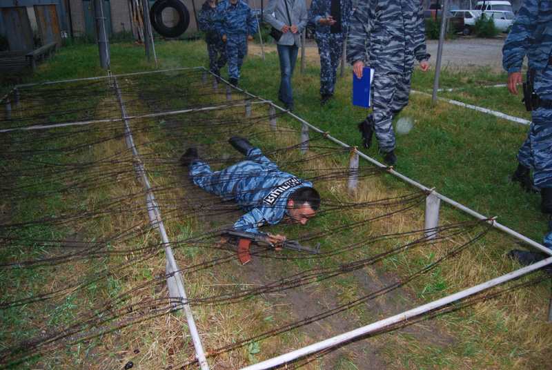 В Луганске испытывали бойцов Беркута