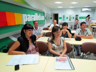 Персонал АЗС Параллель готов к обслуживанию иностранных клиентов на английском языке