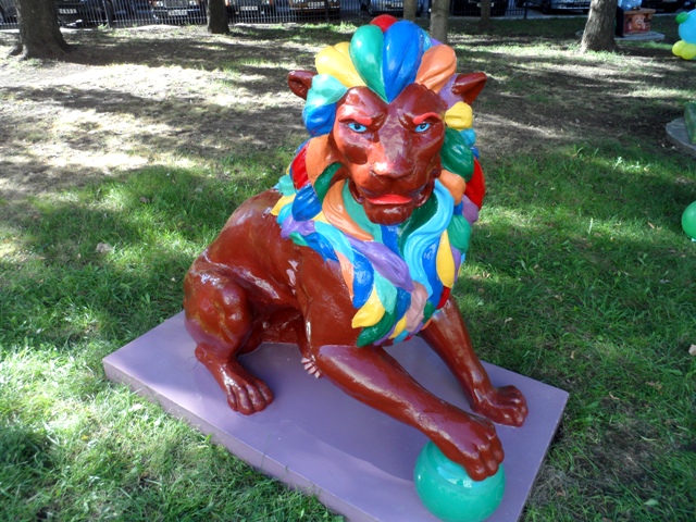 В Луганске открыли парк скульптур сказочных персонажей фото видео