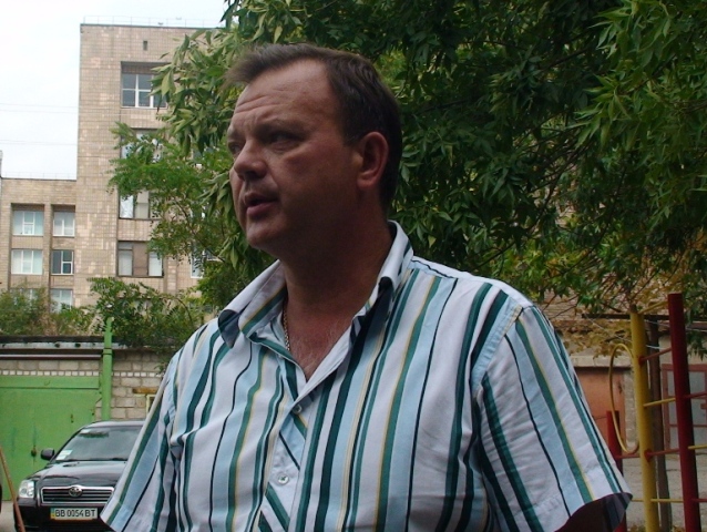 Владимир Медяник помог провести субботник на Советской