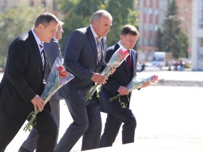 Народный депутат Вадим Колесниченко отметил деятельность Владимира Медяника в Краснодоне и районе