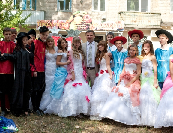 Владимир Медяник поздравил жителей Молодогвардейска с Днем города