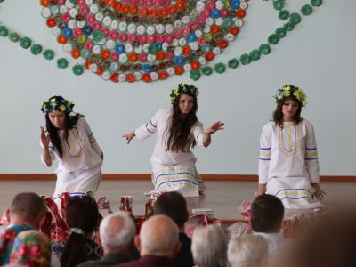 Владимир Медяник поздравил луганских ветеранов войны и труда