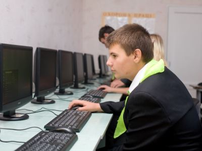 Владимир Медяник поздравил жителей Новоанновки с летием села