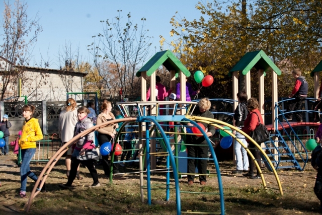 При поддержке Владимира Медяника детсад и школа в Семейкино получили новое оборудование