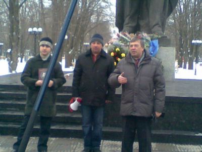 Сегодня в Луганске прошел митинг посвященный Тарасу Шевченко фоторепортаж