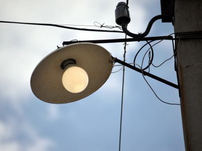 Луганские фонари переводят в режим эконом фото