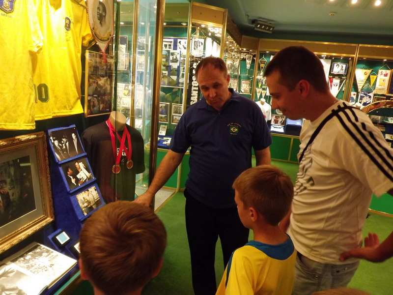 Юный луганчанин в свой день рождения побывал в музее Пеле