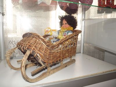 В Луганске открылась наивная выставка кукол