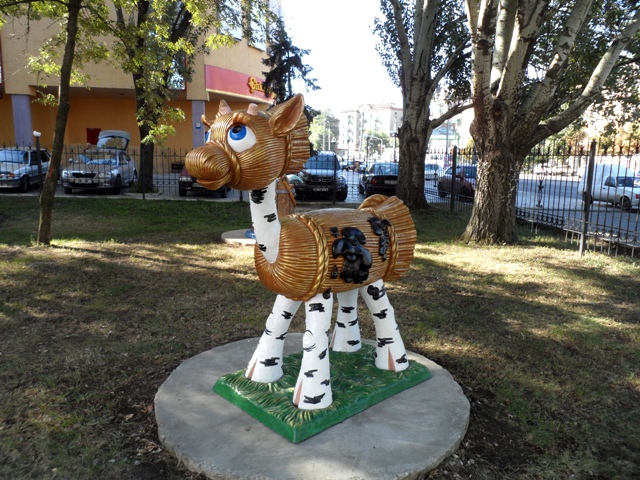 В Луганске открыли парк скульптур сказочных персонажей фото видео