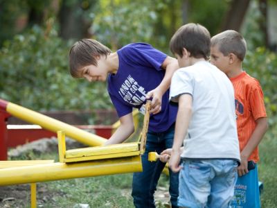 На квартале Шевченко при поддержке Владимира Медяника провели масштабный субботник фото