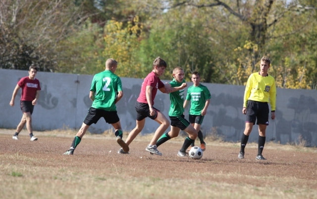 В Луганске стартовал турнир по футболу на Кубок Владимира Медяника