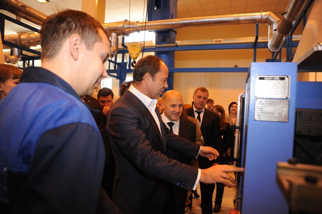 Сергей Тигипко открыл в Красном Луче филиал завода Маршал