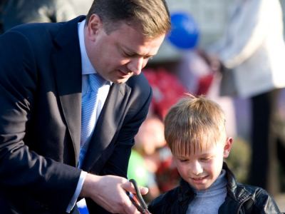 В поселке Северный по инициативе Владимира Медяника открыта первая со времен Независимости детская площадка