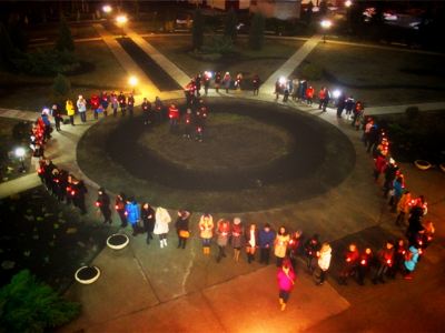 Сердце любви зажгли в Луганске фото