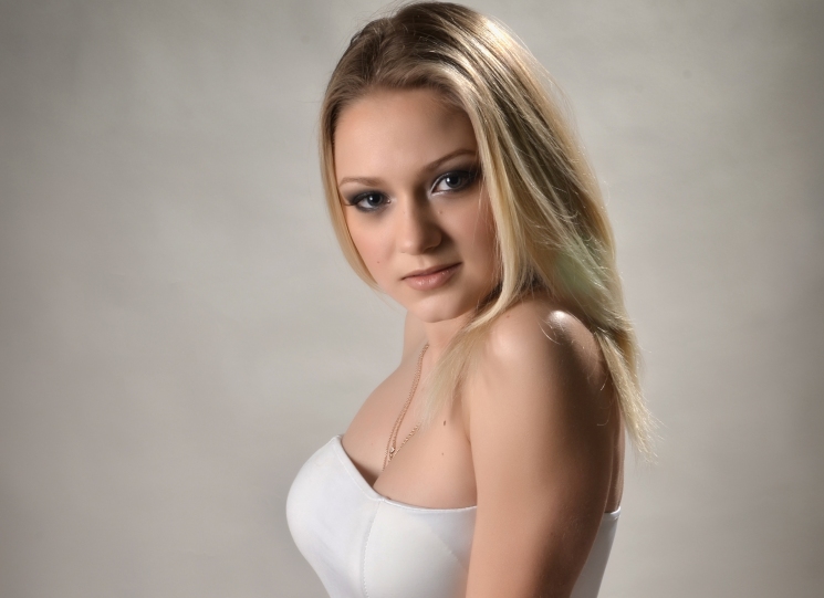 В Луганске выбрали самых красивых девушек В Луганске выбрали самых