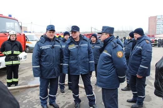 В Луганске тушили ночной клуб Опера фото