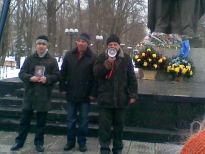 Сегодня в Луганске прошел митинг посвященный Тарасу Шевченко фоторепортаж