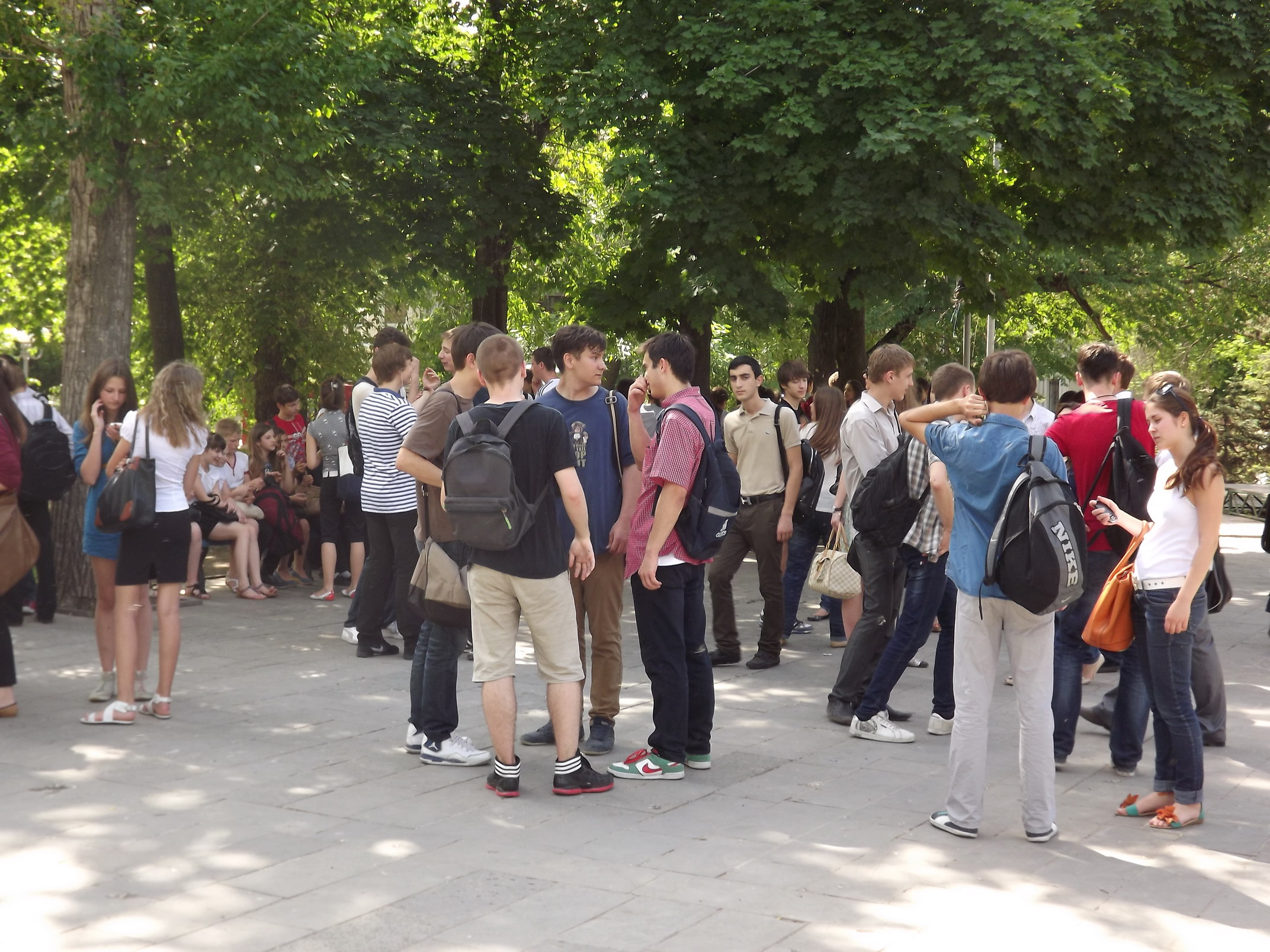 В Луганске заминировали школу фото видео