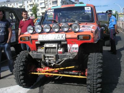 Покататься в грязи починить машину испытать себя и получить удовольствие на Донбасстрофи фото видео