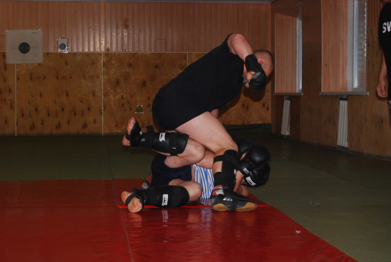 В Луганске испытывали бойцов Беркута