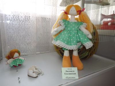 В Луганске открылась наивная выставка кукол