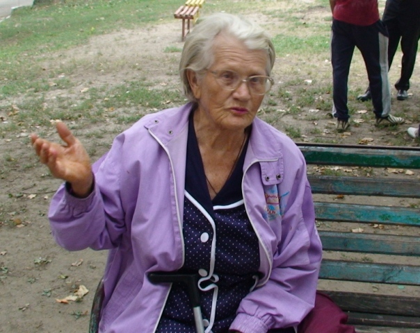 Владимир Медяник помог провести субботник на Советской