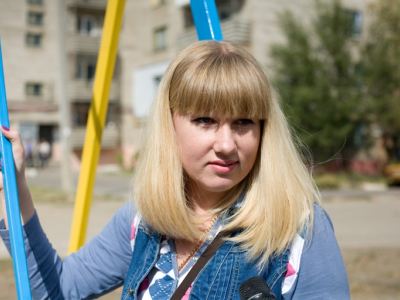 При содействии Владимира Медяника появилась детская площадка на самой людной улице Краснодона