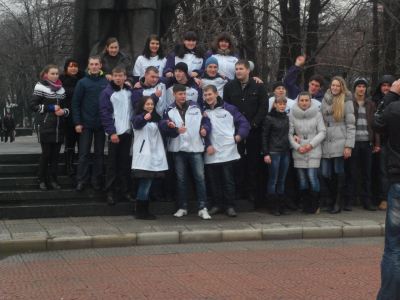 Уличную зарядку для всех желающих провели в Луганске фото видео