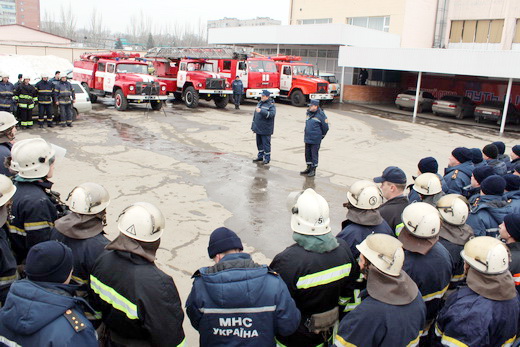 В Луганске тушили ночной клуб Опера фото