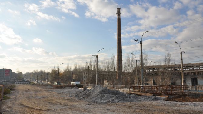 Путепровод по ул Советской строят днем и ночью