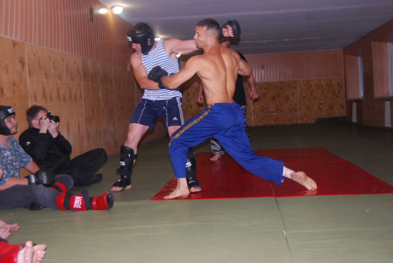 В Луганске испытывали бойцов Беркута