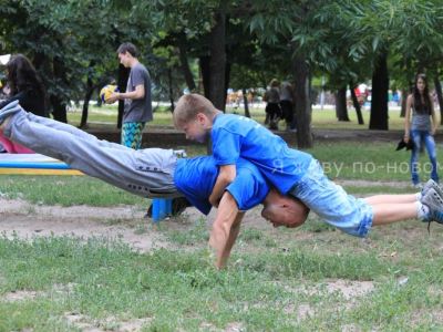 Луганская молодежь провела уличную тренировку