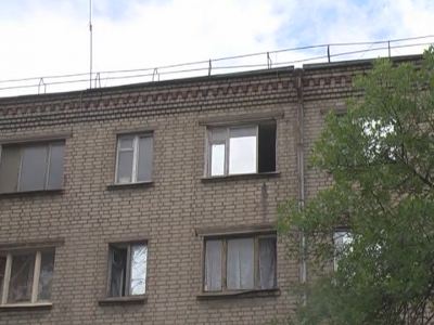 В Луганске милиционер спас жизнь летней девочки