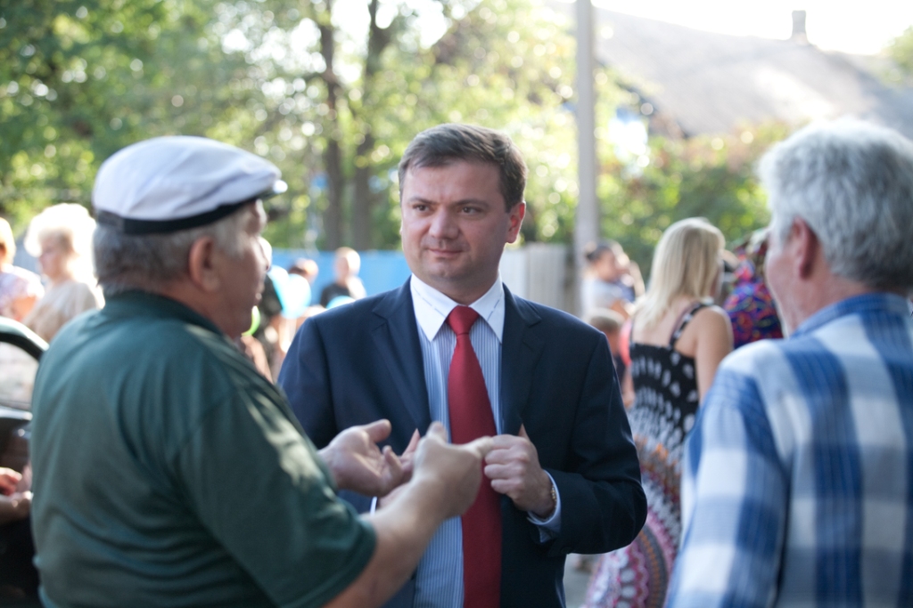 Владимир Медяник поздравил жителей УралоКавказа с Днем рожденния поселка