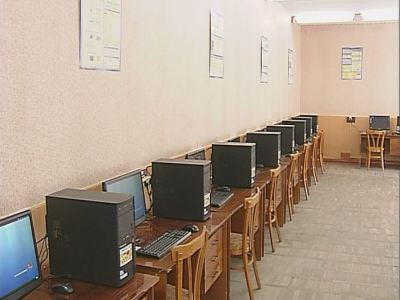 Благодаря Владимиру Медянику в Луганске продолжается компьютеризация школ