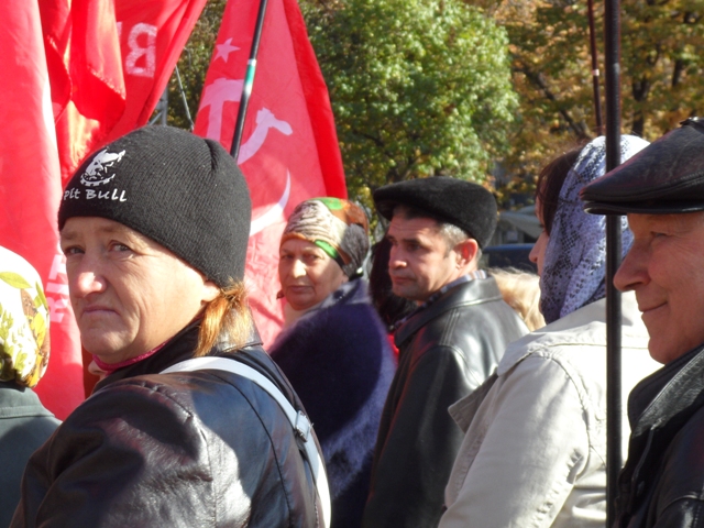 Митинг с участием Петра Симоненко прошел в Луганске под аккомпанемент Радикальной партии Ляшко фото видео