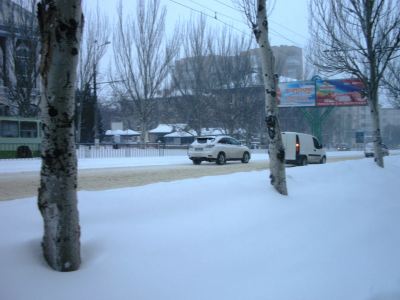 Погода в Луганске третий день идет снег фото