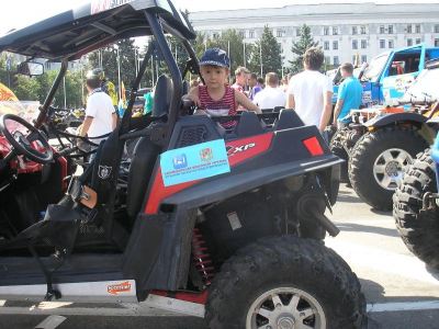 Покататься в грязи починить машину испытать себя и получить удовольствие на Донбасстрофи фото видео